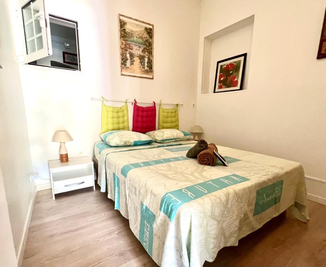 Ti Cabanon. Appartement Vue Mer A Deshaies. Eksteriør bilde